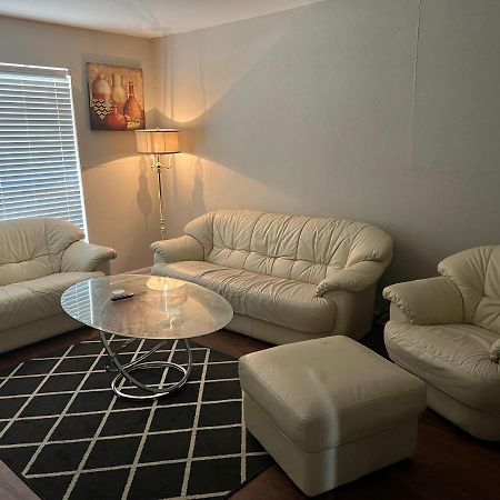 יוסטון Lovely 1-Bedroom Townhome With Nice Amenities מראה חיצוני תמונה