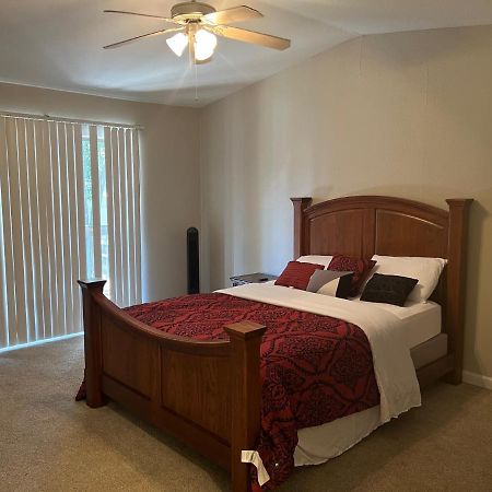 יוסטון Lovely 1-Bedroom Townhome With Nice Amenities מראה חיצוני תמונה