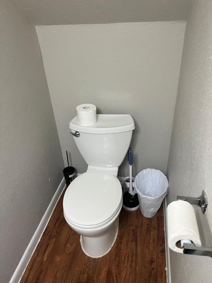 יוסטון Lovely 1-Bedroom Townhome With Nice Amenities מראה חיצוני תמונה