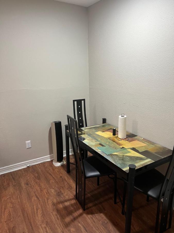 יוסטון Lovely 1-Bedroom Townhome With Nice Amenities מראה חיצוני תמונה